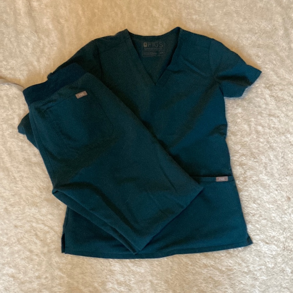 Figs dark teal scrub set